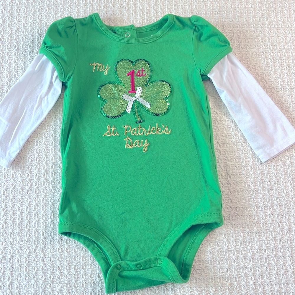 St Patrick's Day Onesie (9-12 mo.) girls, bright green white, glitter shamrock - Picture 1 of 10